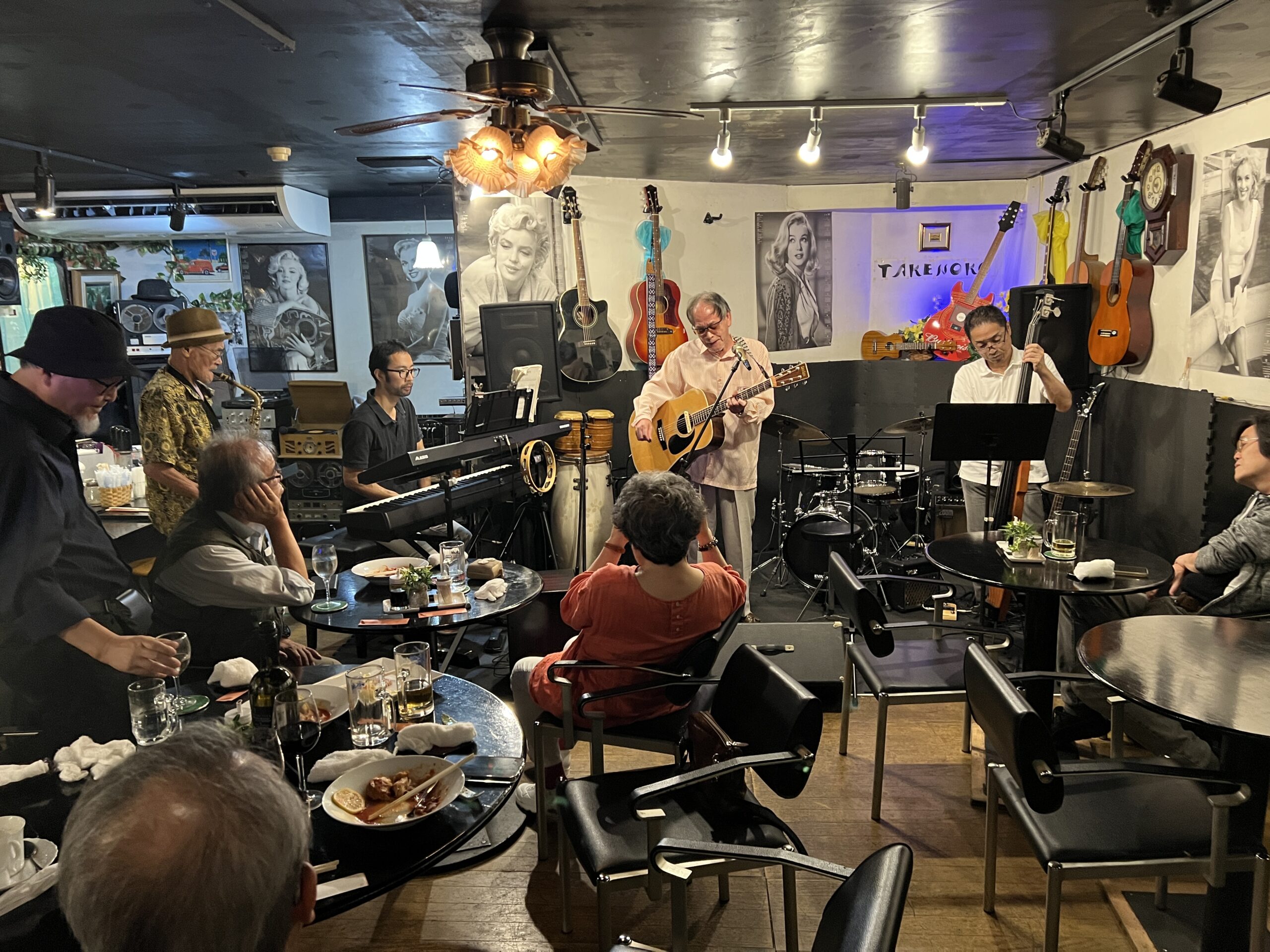 名古屋栄の老舗ミュージックバー竹の子